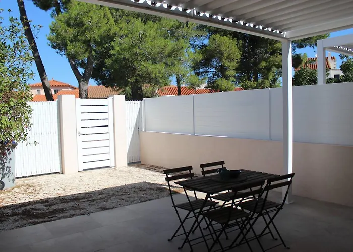 Villa T2 Climatise A 2 Minutes De La Du Pont Tournant - 4branb *